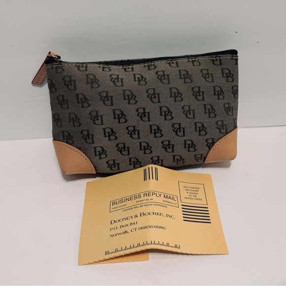 Dooney & Bourke Small Cosmetic Case Black/Tan - Picture 3 of 5